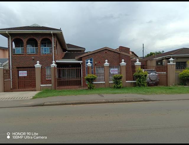 5 BEDROOM HOUSE FOR SALE IN PALMVIEW